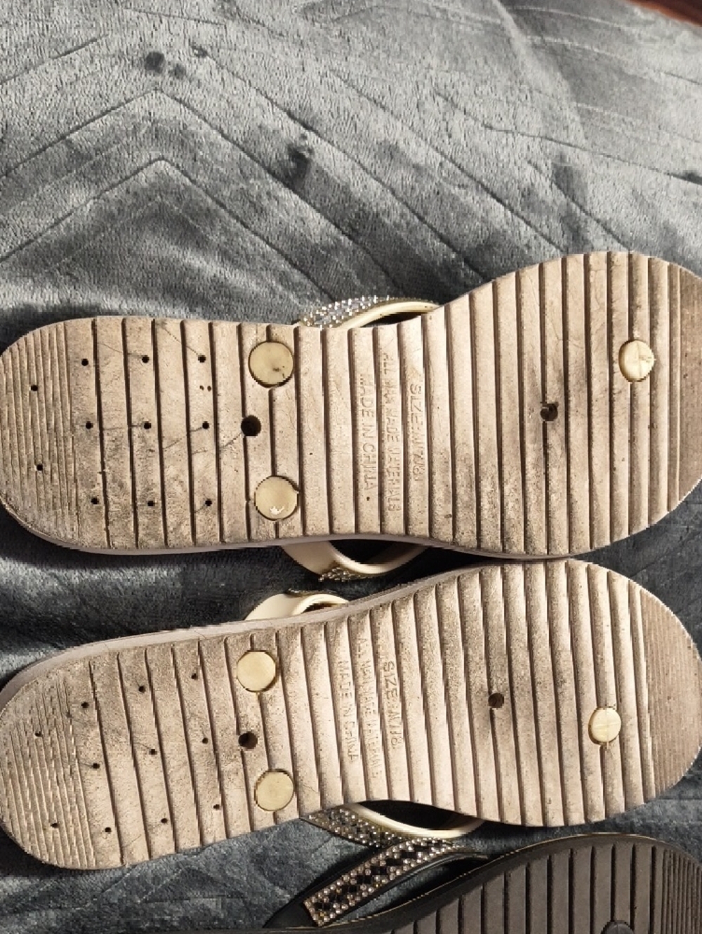 Women’s Rhinestone Thong Sandals - Beige and Black 7/8 Size - Picture 4 of 7